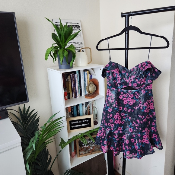 Wayf Janet Sequin Dress - Picture 2 of 6